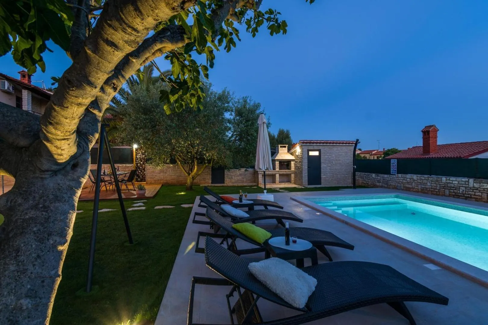 Villa Pietra For 6 People Near Fazana With Sea View - Children Playground & Pet Friendly Galizana