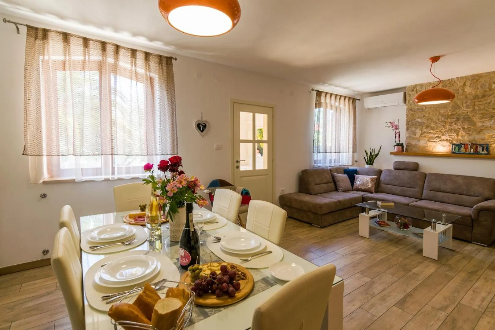 Villa Pietra For 6 People Near Fazana With Sea View - Children Playground & Pet Friendly Galizana