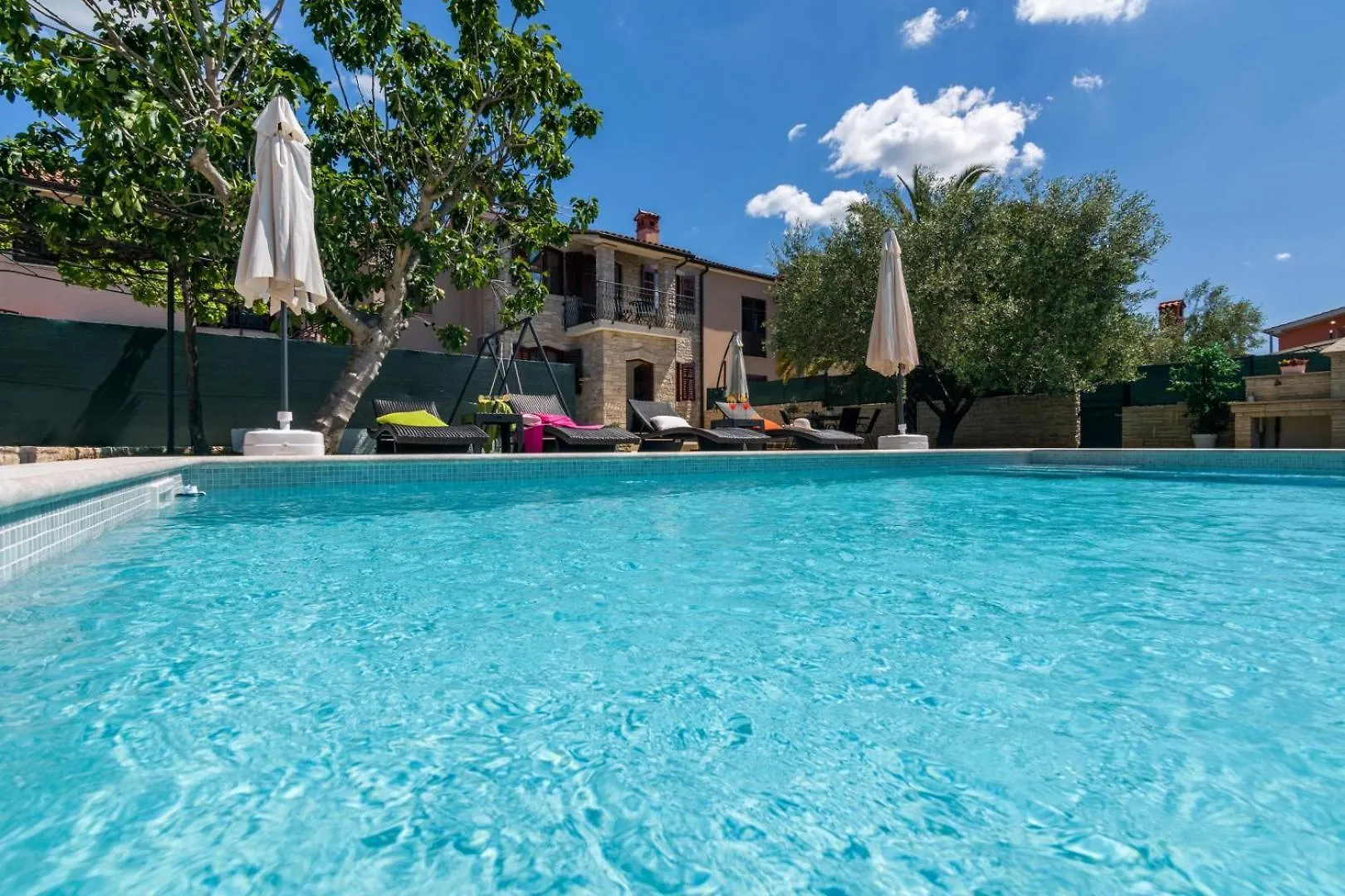 Villa Pietra For 6 People Near Fazana With Sea View - Children Playground & Pet Friendly Galizana