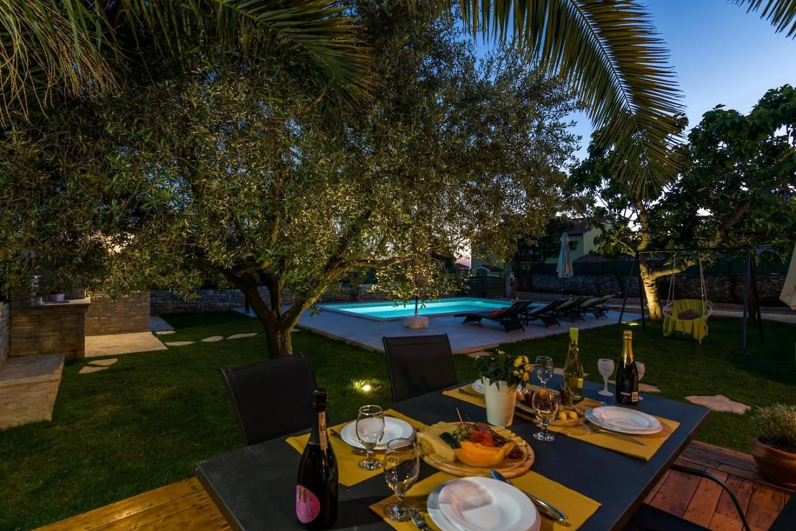 Villa Pietra For 6 People Near Fazana With Sea View - Children Playground & Pet Friendly Galizana