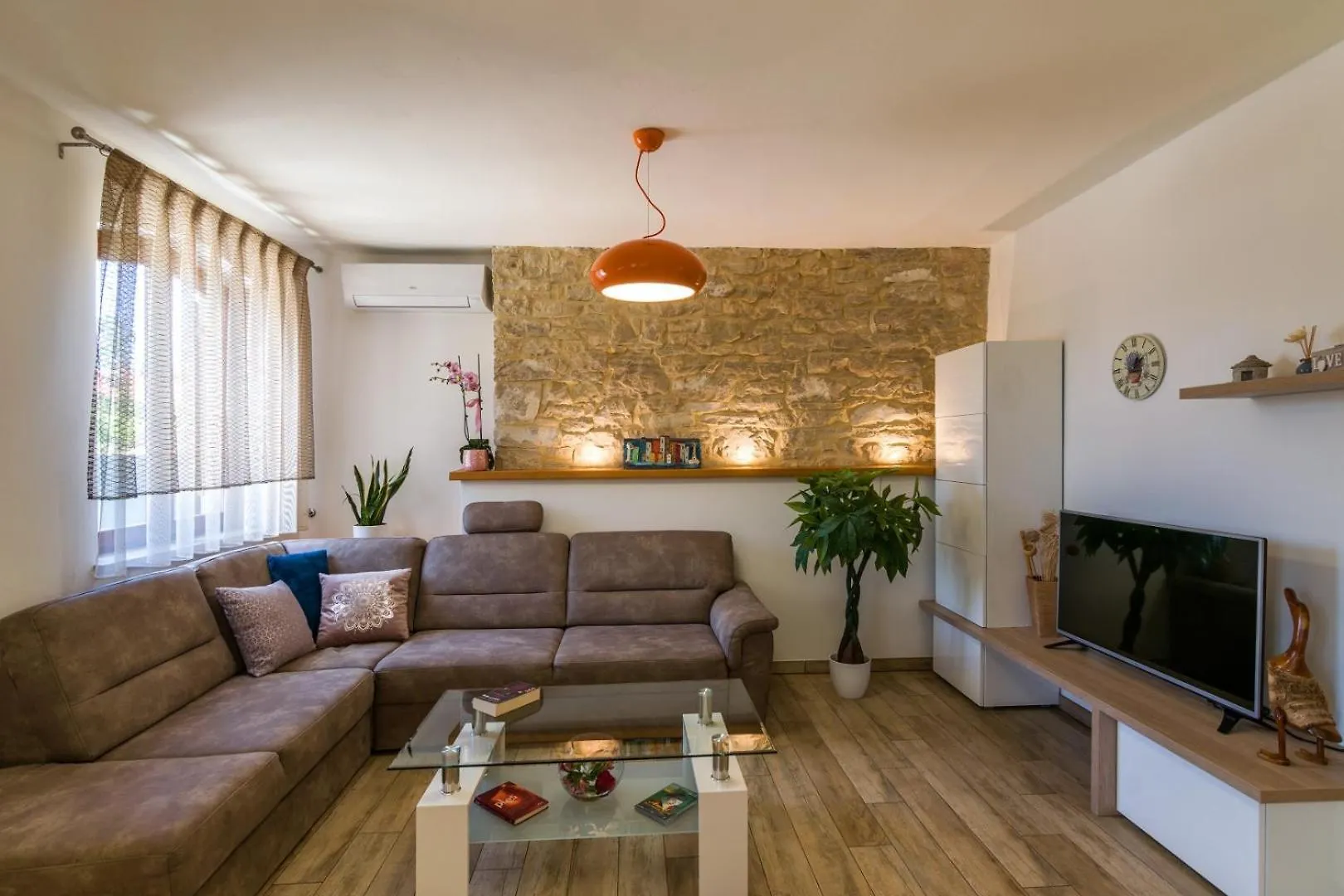 Villa Pietra For 6 People Near Fazana With Sea View - Children Playground & Pet Friendly Galizana