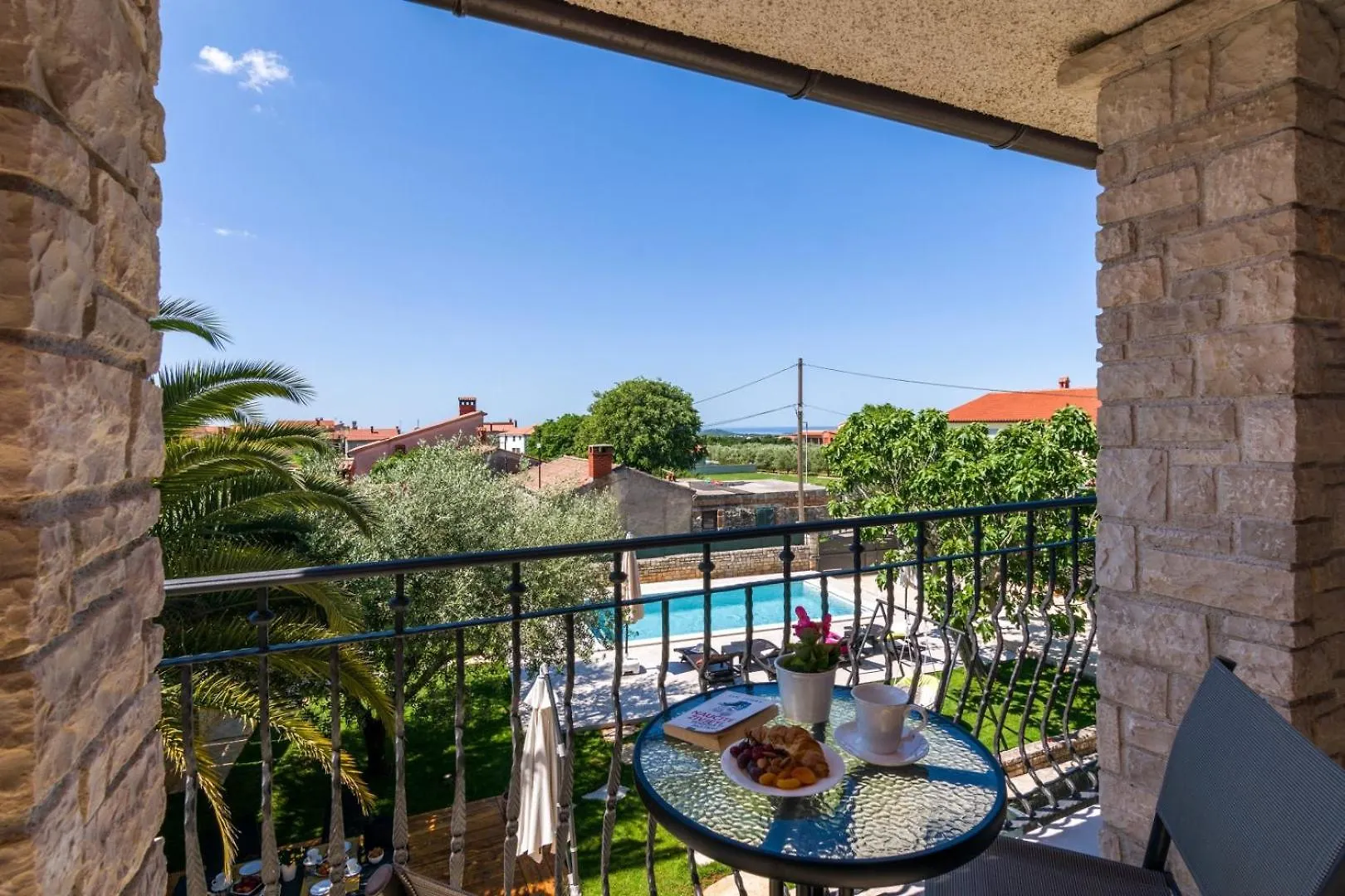 Villa Pietra For 6 People Near Fazana With Sea View - Children Playground & Pet Friendly Galizana