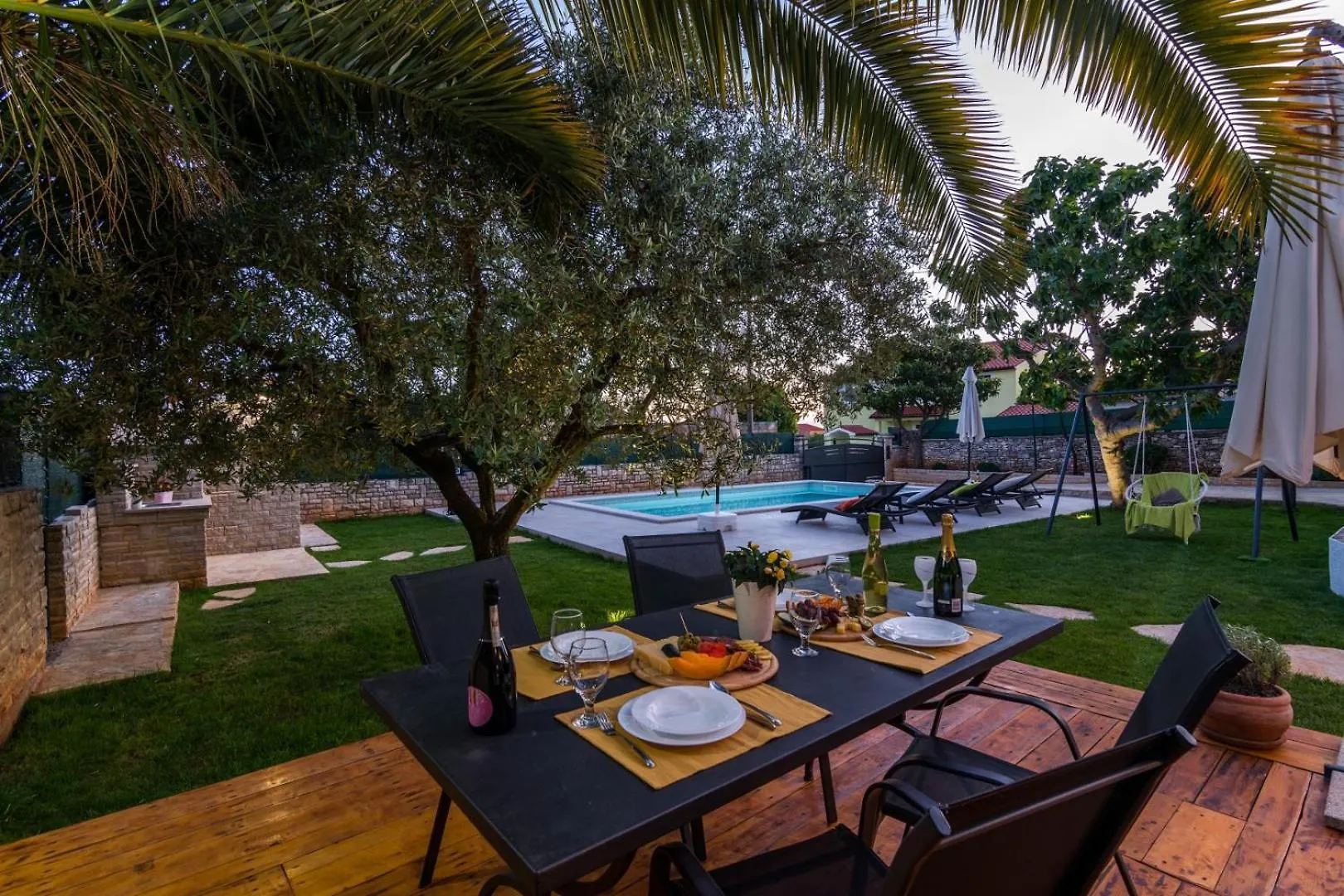 Villa Pietra For 6 People Near Fazana With Sea View - Children Playground & Pet Friendly Galizana