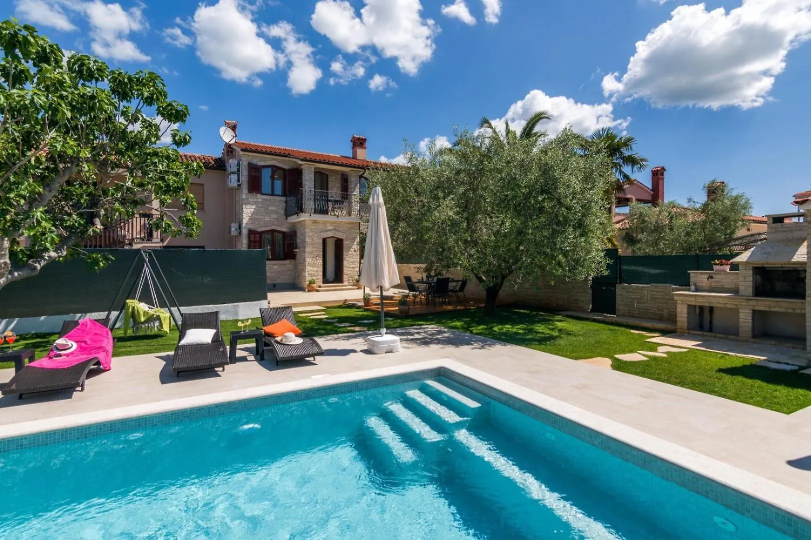 Villa Pietra For 6 People Near Fazana With Sea View - Children Playground & Pet Friendly Galizana Croatia